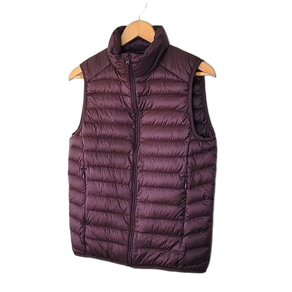 UNIQLO Purple Down Puffer Vest size XS Warm Lightweight Zipper Pockets - Picture 4 of 15